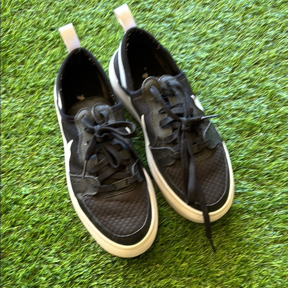 Nike Black and White Lightweight Sneakers